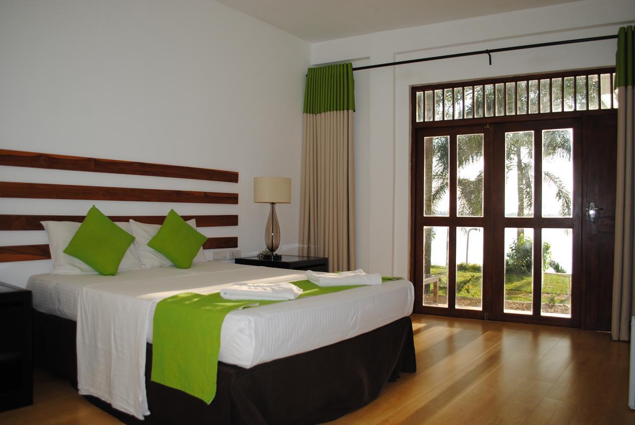 Lake Wind Hotel Tissamaharama Exterior foto